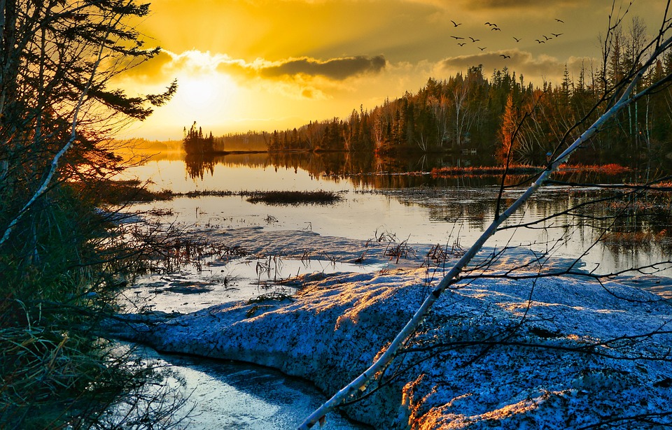 How Does An Area's Weather Differ From The Area's Climate
